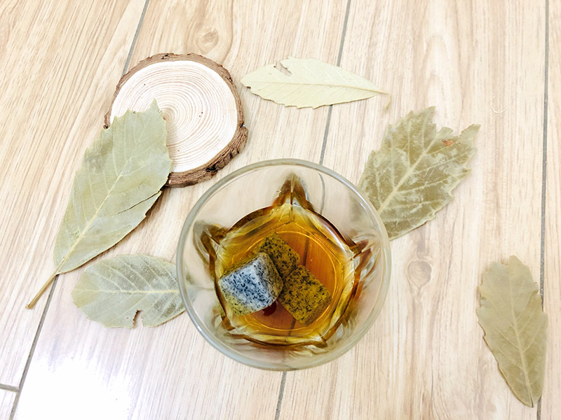 Conjunto de presente ODM Brown-Forman para o Dia das Mães, pedras de uísque